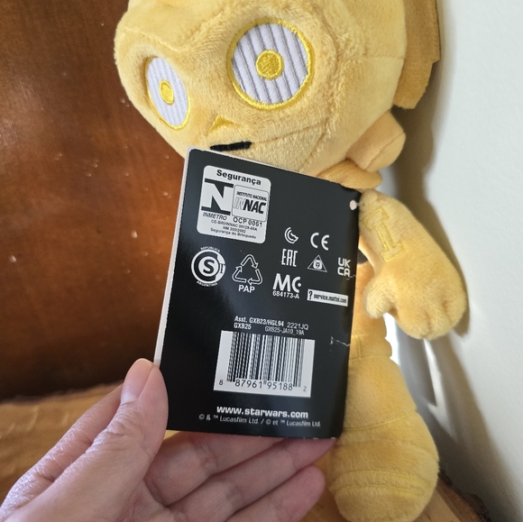 Starwars C-3PO plush, new with tags - Picture 3 of 6